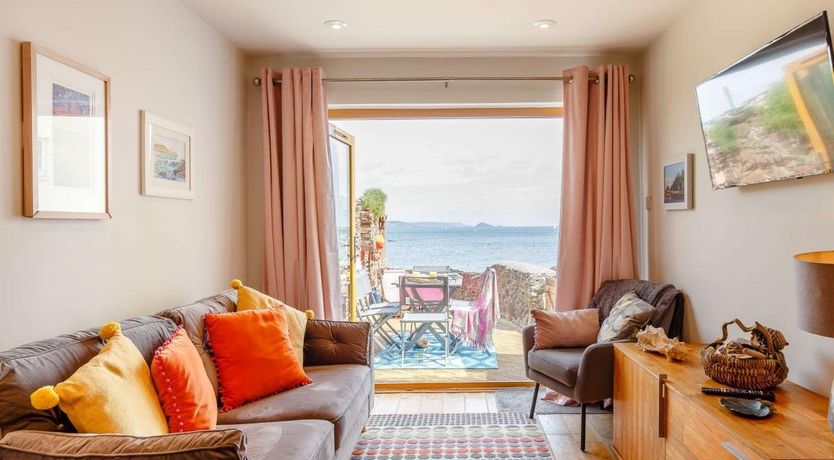 Photo of 3 Bed in Cawsand