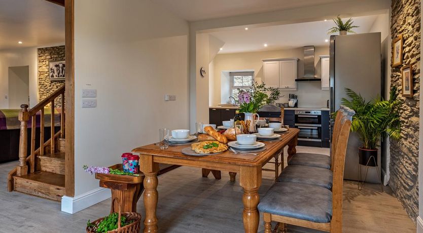 Photo of 4 Bed in Talgarreg