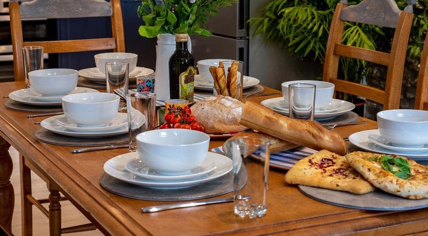 Photo of 4 Bed in Talgarreg