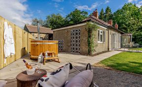 Photo of 2 Bed in Richmond