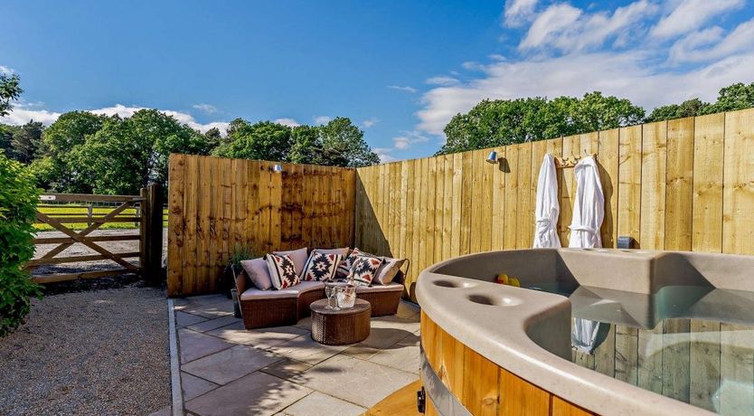 Photo of 2 Bed in Barton