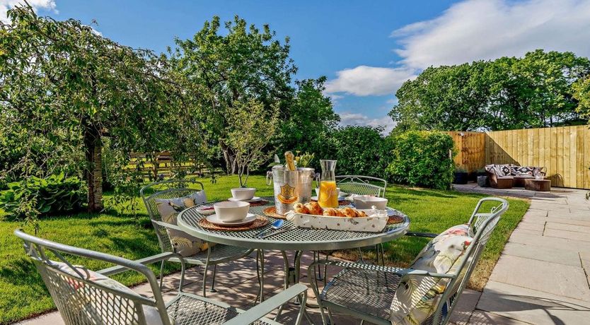 Photo of 2 Bed in Barton