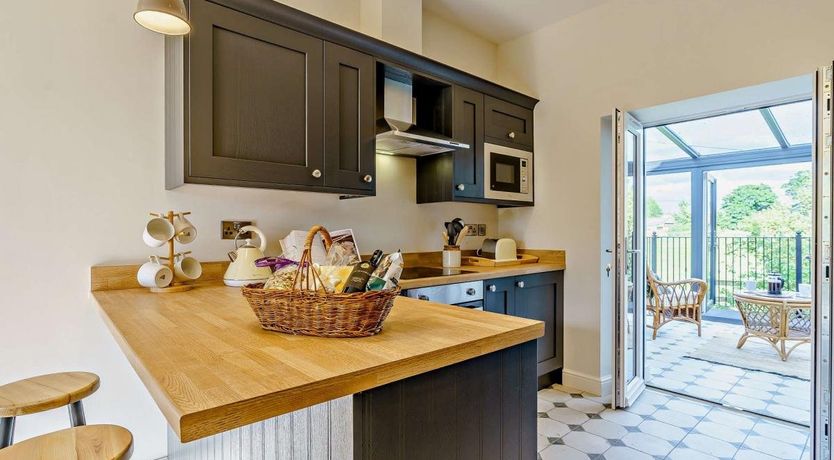 Photo of 2 Bed in Barton