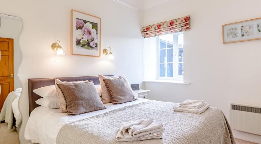 Photo of 2 Bed in Newton-by-the-Sea