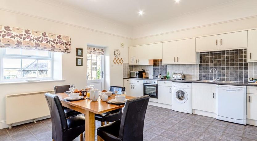 Photo of 2 Bed in Newton-by-the-Sea