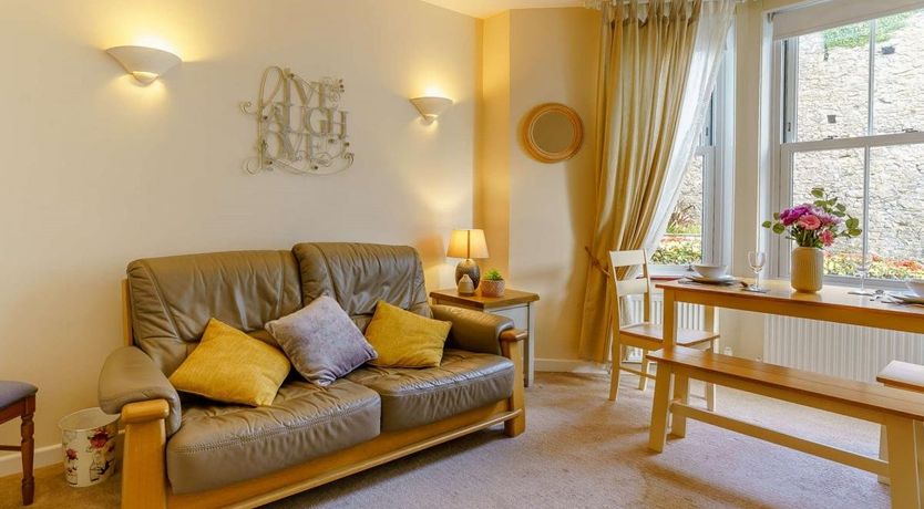 Photo of 1 Bed in Tenby