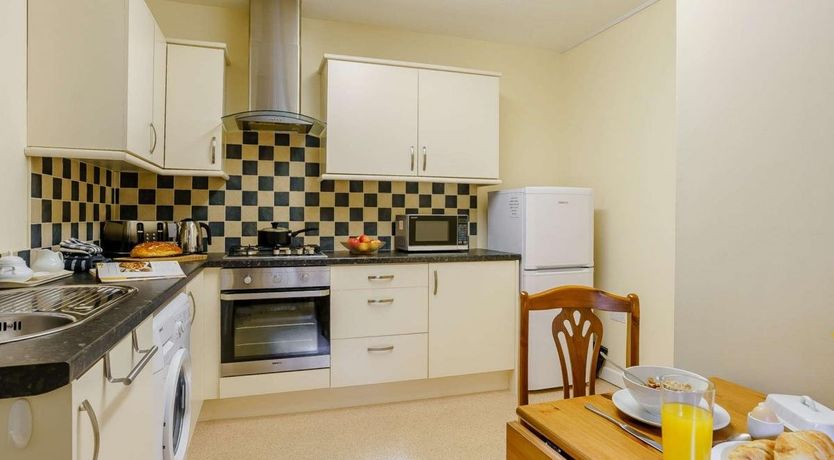 Photo of 1 Bed in Tenby