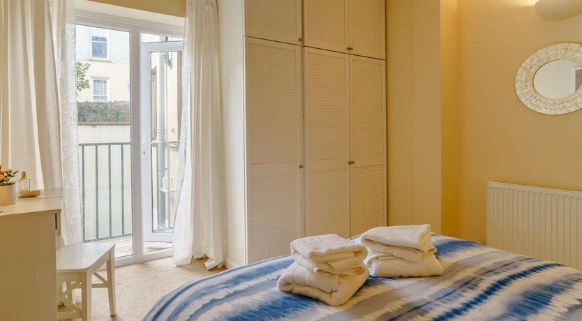 Photo of 1 Bed in Tenby