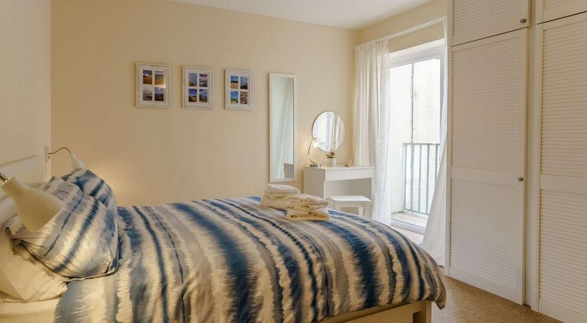 Photo of 1 Bed in Tenby