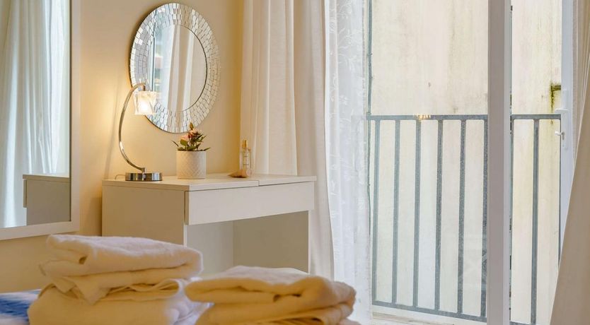 Photo of 1 Bed in Tenby