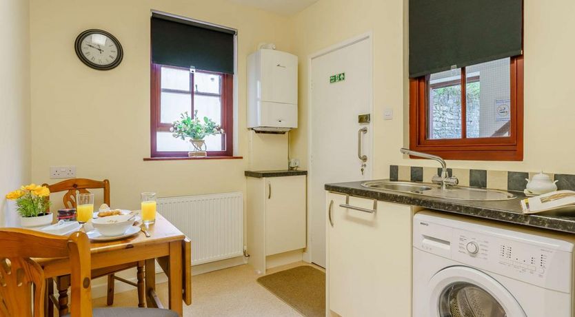 Photo of 1 Bed in Tenby