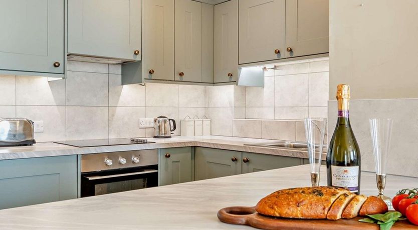 Photo of 2 Bed in Tenby