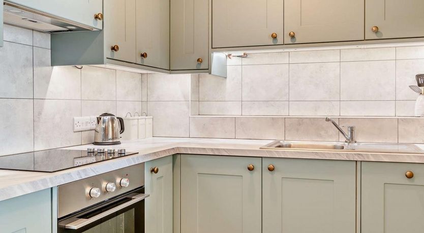 Photo of 2 Bed in Tenby