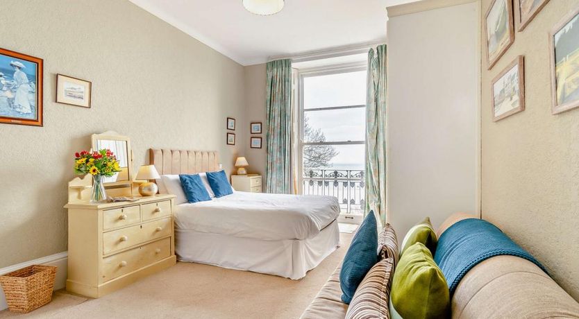 Photo of 2 Bed in Tenby