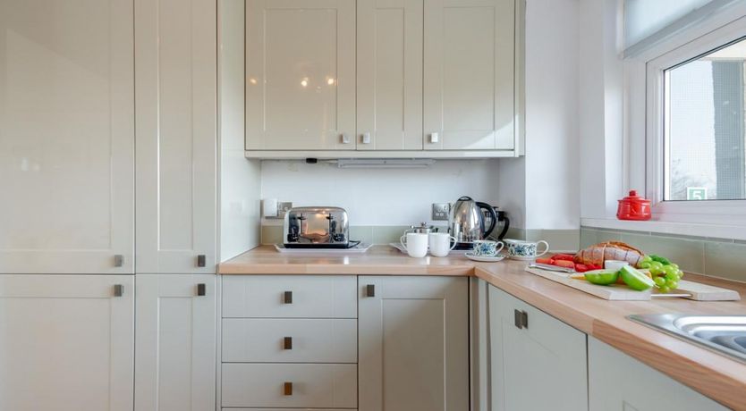 Photo of 2 Bed in Tenby