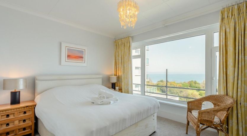 Photo of 2 Bed in Tenby