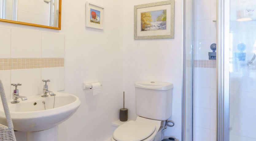 Photo of 3 Bed in Freshwater East