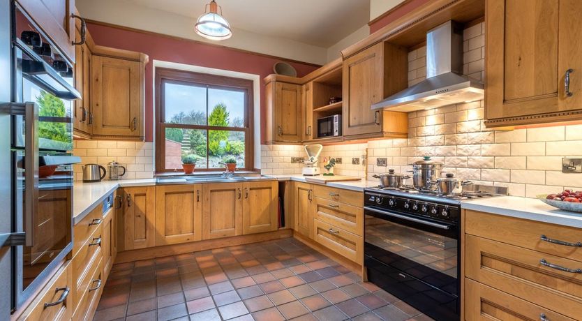 Photo of 6 Bed in Kington