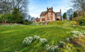Photo of 6 Bed in Kington