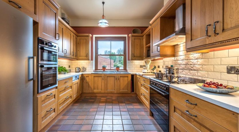 Photo of 6 Bed in Kington