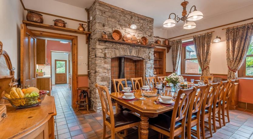 Photo of 6 Bed in Kington
