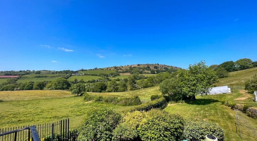 Photo of 2 Bed in Battle