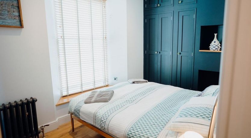 Photo of 2 Bed in Tenby