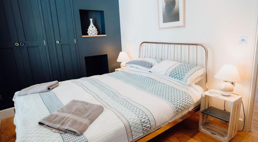 Photo of 2 Bed in Tenby