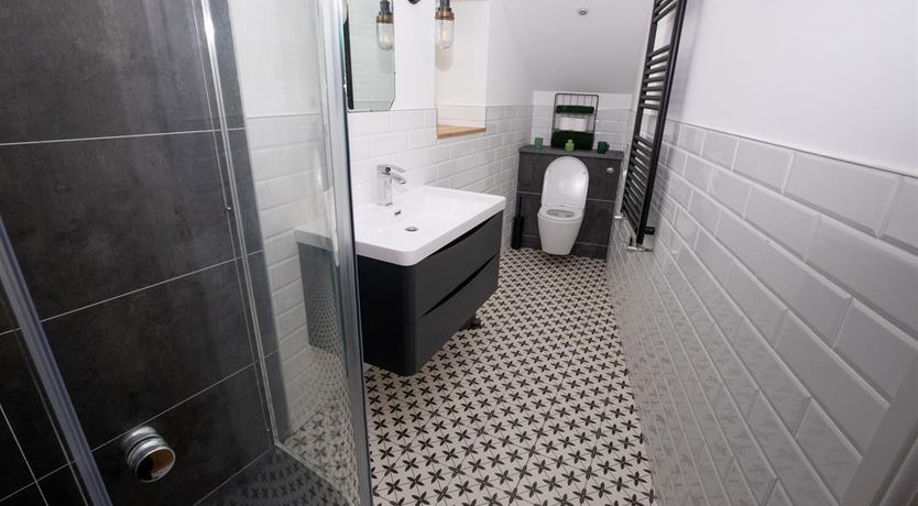 Photo of 2 Bed in Tenby