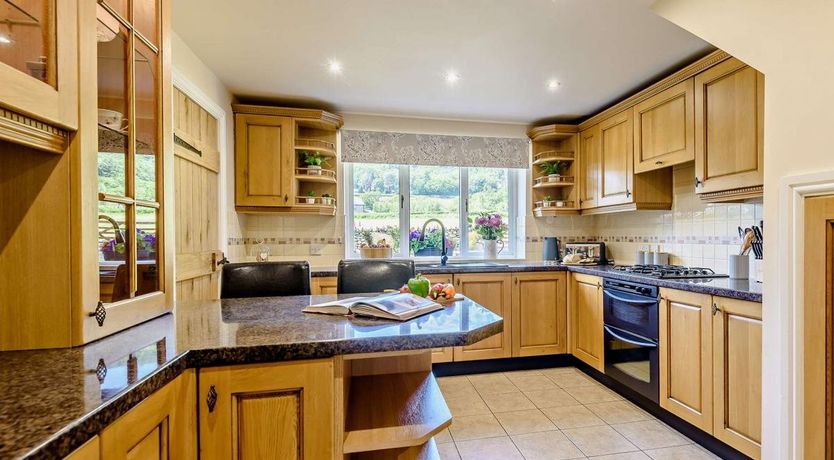 Photo of 3 Bed in Rowen