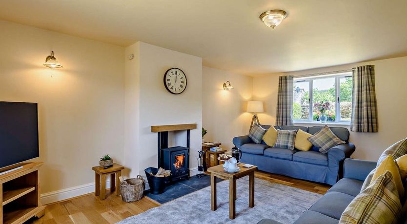 Photo of 3 Bed in Rowen