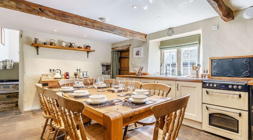 Photo of 5 Bed in Gunnerside