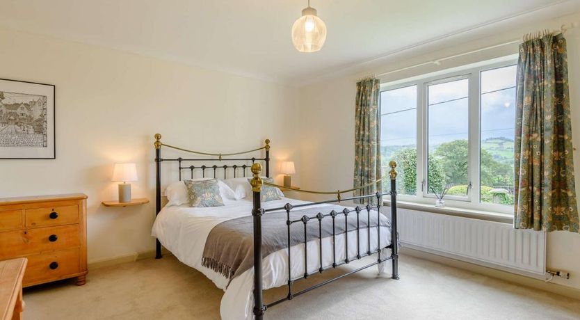 Photo of 3 Bed in Llanrhaeadr Ym Mochnant