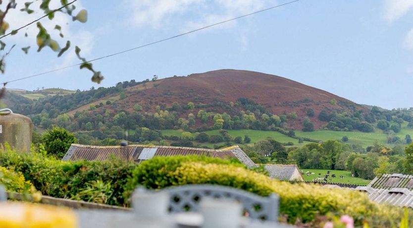 Photo of 3 Bed in Llanrhaeadr Ym Mochnant