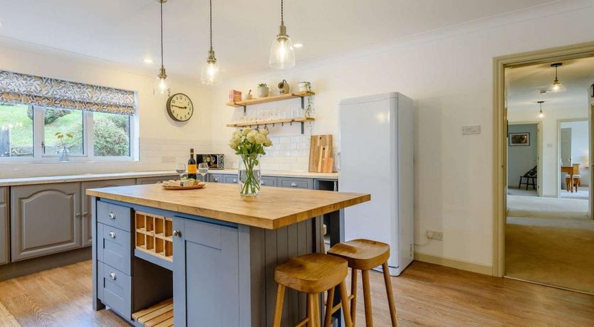 Photo of 3 Bed in Llanrhaeadr Ym Mochnant