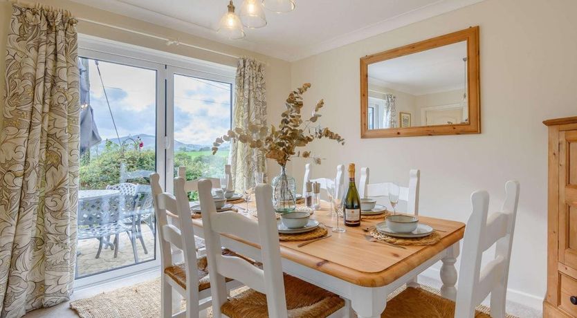 Photo of 3 Bed in Llanrhaeadr Ym Mochnant