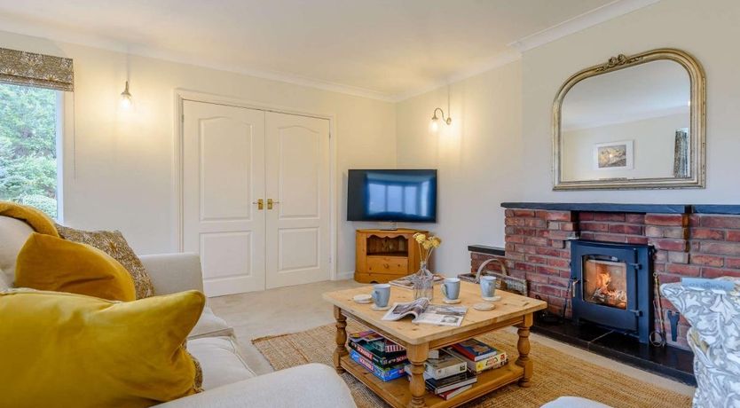 Photo of 3 Bed in Llanrhaeadr Ym Mochnant