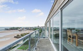 Photo of 2 Bed in Tenby