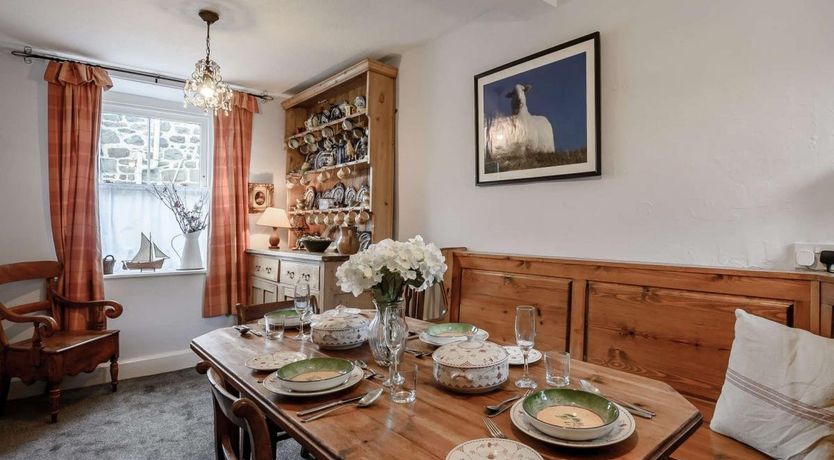 Photo of 2 Bed in Llwyngwril