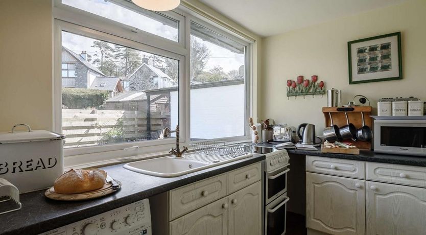 Photo of 2 Bed in Llwyngwril