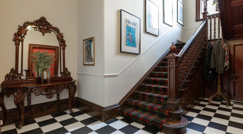 Photo of 5 Bed in Melrose