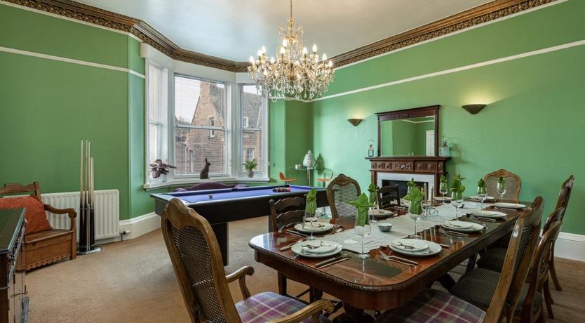 Photo of 5 Bed in Melrose