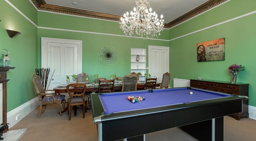 Photo of 5 Bed in Melrose