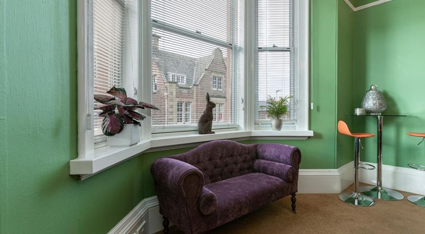 Photo of 5 Bed in Melrose