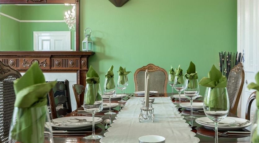 Photo of 5 Bed in Melrose