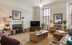 Photo of 5 Bed in Melrose