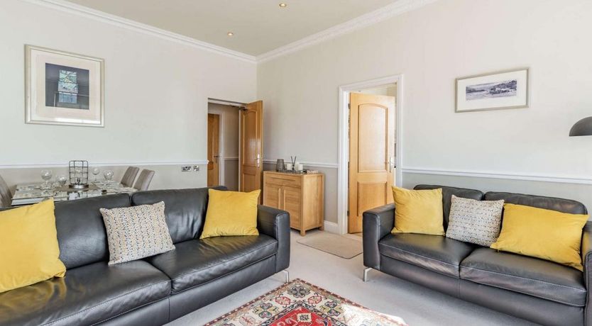 Photo of 2 Bed in Tenby