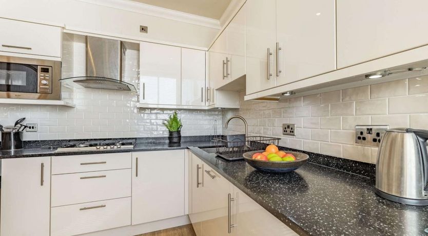 Photo of 2 Bed in Tenby