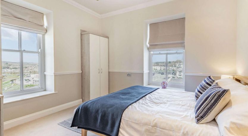 Photo of 2 Bed in Tenby