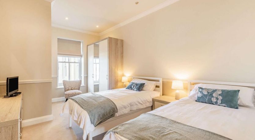 Photo of 2 Bed in Tenby